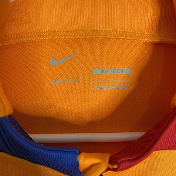 Womens Nike Beko FCB Soccer Jersey Slim Fit Size Large Thumb Holes - Picture 3 of 9
